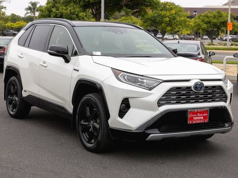 Certified 2020 Toyota RAV4 XSE w/ XSE Grade Weather Package AWD/4WD image 3