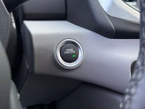 Used 2023 GMC Terrain SLT image 32