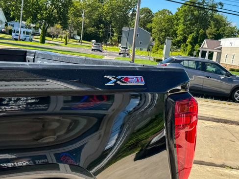 Used 2019 GMC Sierra 1500 SLT w/ SLT Premium Package image 33