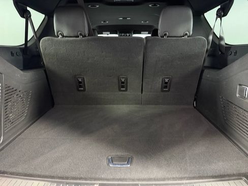 Used 2026 Chevrolet Suburban Premier AWD/4WD image 31