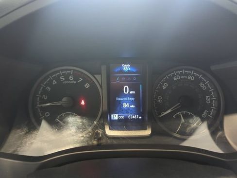 Used 2020 Toyota Tacoma TRD Off-Road AWD/4WD image 11