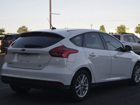 Used 2017 Ford Focus SE FWD image 3