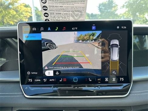 New 2025 Volkswagen Tiguan SE image 18