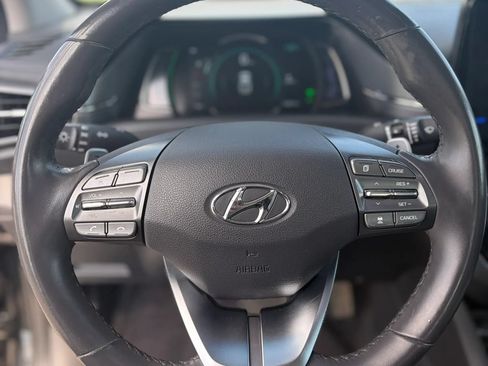 Used 2022 Hyundai Ioniq Limited FWD image 14