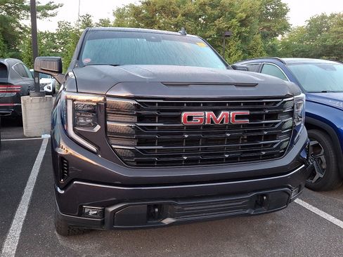 Certified 2024 GMC Sierra 1500 Elevation w/ X31 Off-Road Package AWD/4WD image 4