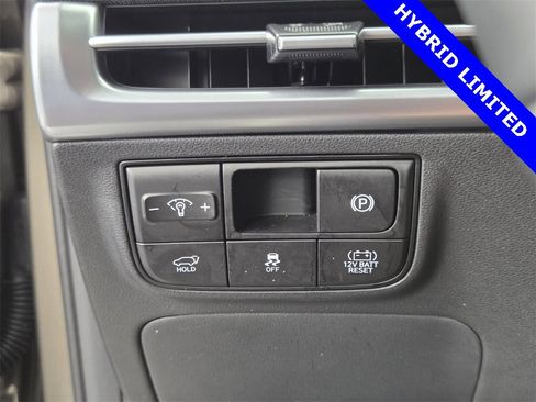 Used 2025 Hyundai Tucson Limited image 37