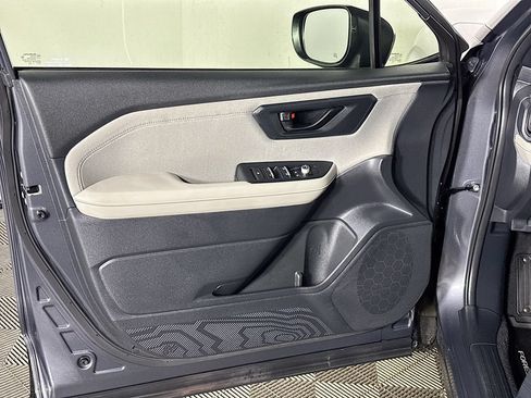 Certified 2025 Subaru Forester Premium AWD/4WD image 11