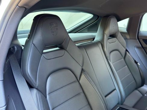 Used 2025 Porsche Panamera image 46
