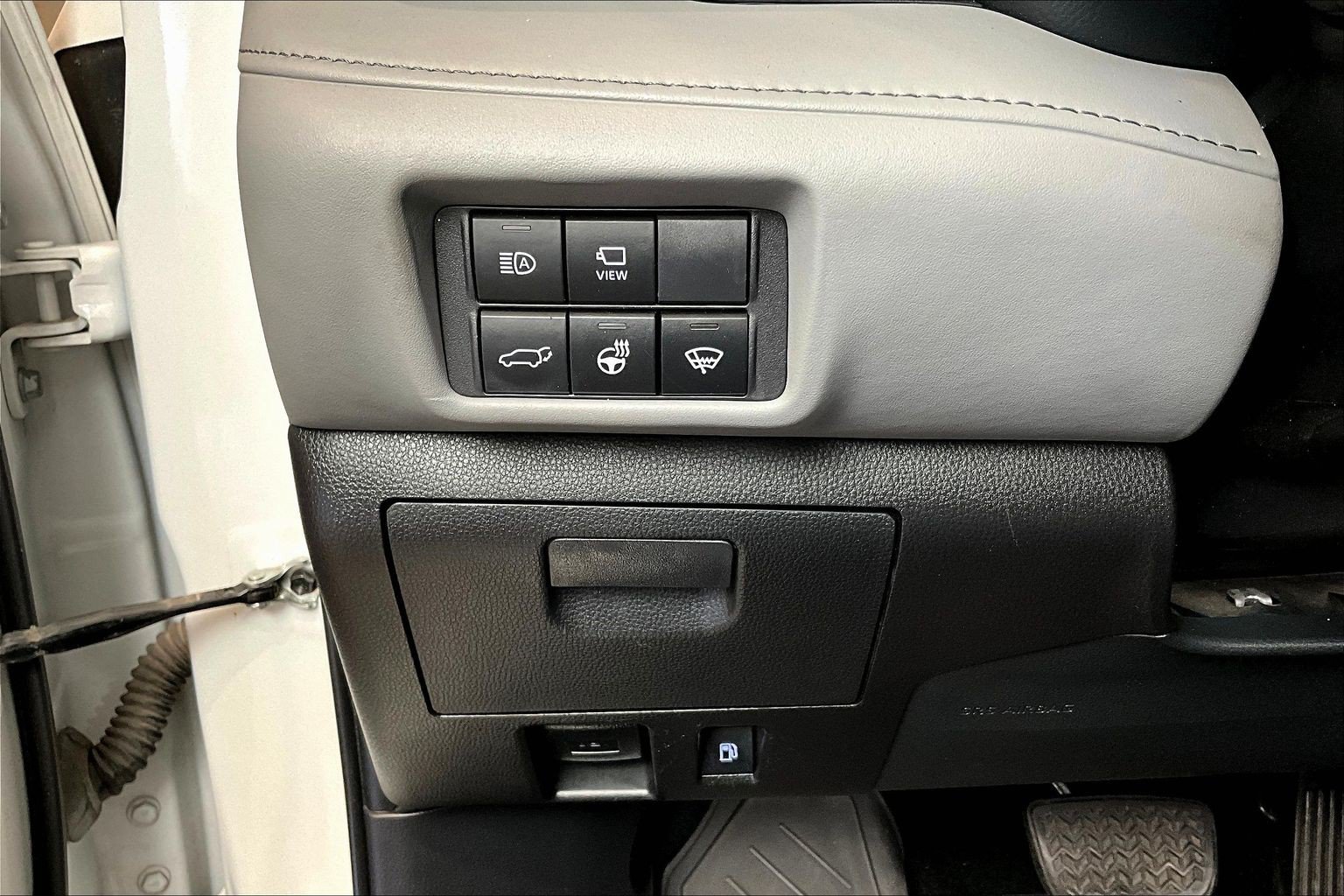 Used 2022 Toyota Highlander Limited FWD image 17