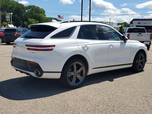 Used 2022 Genesis GV70 3.5T Sport w/ Sport Prestige Package AWD/4WD image 4