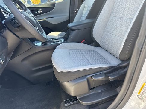 Used 2023 Chevrolet Equinox LS image 13