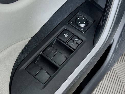 Used 2020 Toyota RAV4 XLE w/ Convenience Package image 17