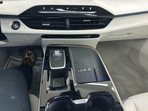 Used 2025 Buick Enclave Avenir w/ Super Cruise Package image 45