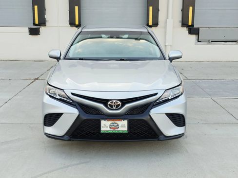 Used 2018 Toyota Camry SE FWD image 8