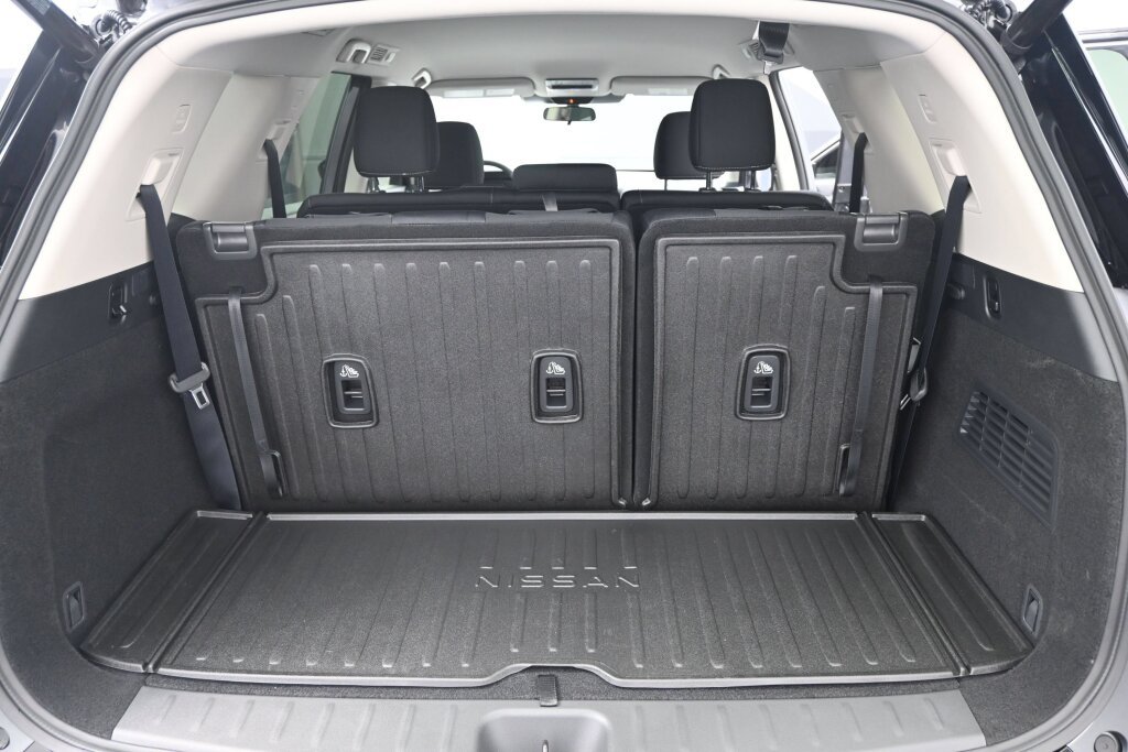 New 2026 Nissan Pathfinder SV w/ Cargo Package AWD/4WD image 30