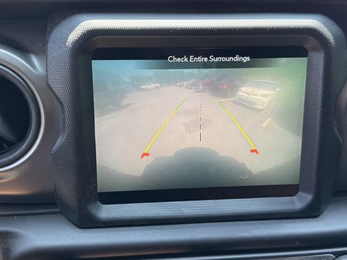 Used 2023 Jeep Wrangler Unlimited w/ 8.4" Radio Group AWD/4WD image 27
