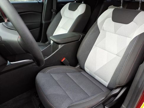 Used 2024 Chevrolet Trax RS w/ Sunroof Package image 34