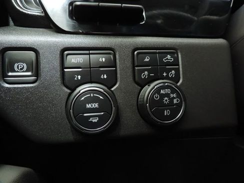 Certified 2024 Chevrolet Silverado 1500 ZR2 w/ Technology Package image 32