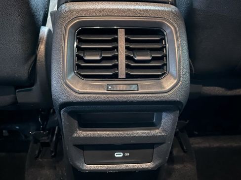 Used 2024 Volkswagen Taos SE image 22