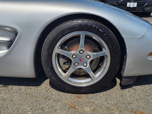 Used 2001 Chevrolet Corvette Convertible w/ Preferred Equipment Group2 RWD image 10