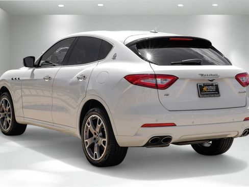 Used 2019 Maserati Levante Base image 11