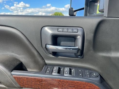 Used 2018 GMC Sierra 1500 SLT AWD/4WD image 21