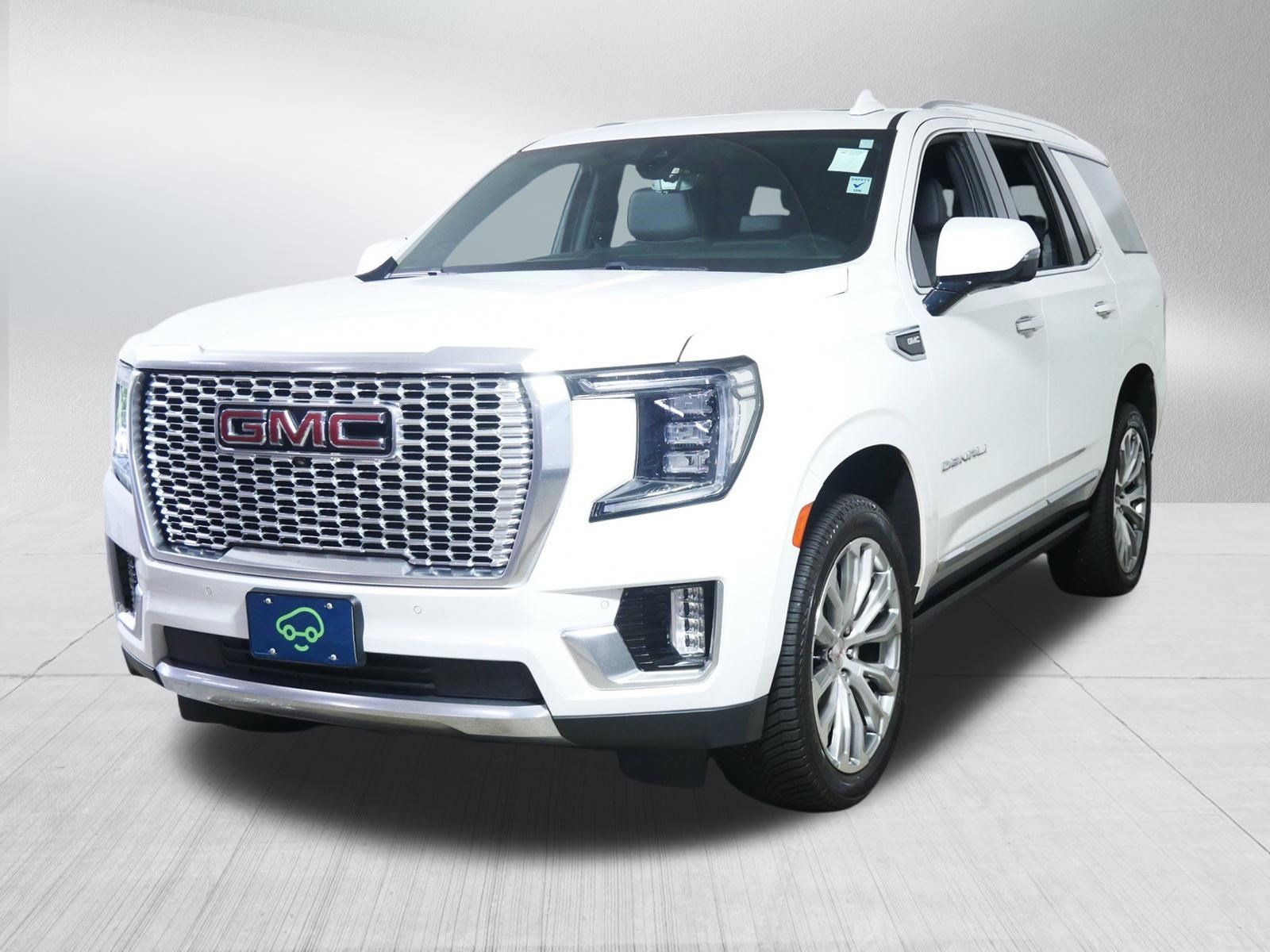 Certified 2022 GMC Yukon Denali w/ Denali Premium Package AWD/4WD image 3
