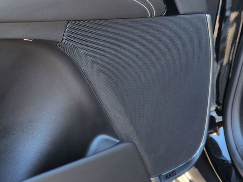 Certified 2025 Cadillac Escalade ESV Premium Luxury image 21