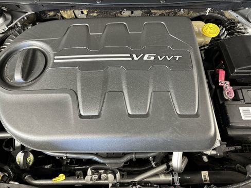 Used 2016 Jeep Cherokee Latitude w/ Comfort/Convenience Group image 32