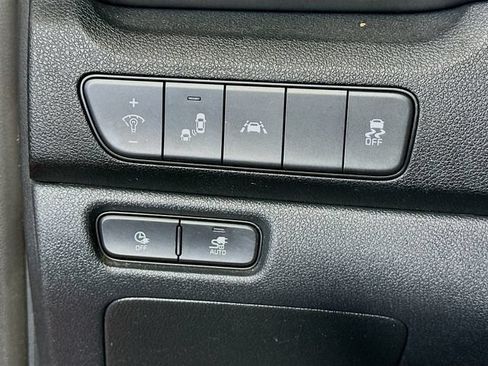 Used 2022 Kia Niro EX FWD image 11