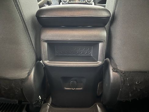 Used 2021 Toyota RAV4 LE image 16