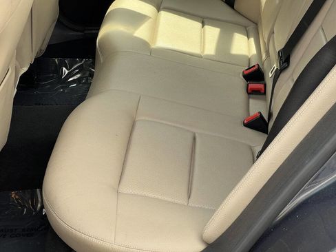 Used 2012 Mercedes-Benz E 350 Sedan image 16