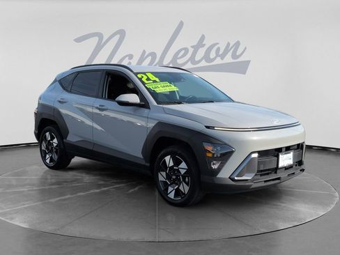 Used 2024 Hyundai Kona SEL AWD/4WD image 3