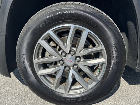 Used 2019 GMC Acadia SLE w/ LPO, Black Accent Package FWD image 11
