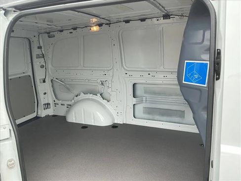 Used 2023 Mercedes-Benz Metris image 13