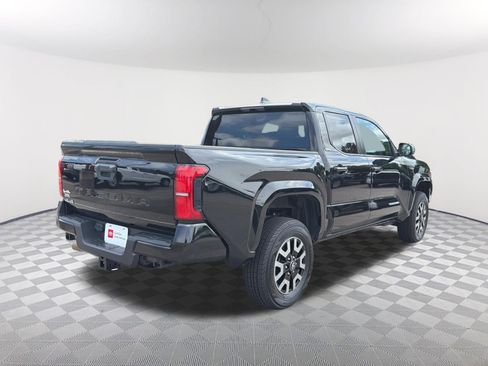 Certified 2024 Toyota Tacoma SR5 AWD/4WD image 17
