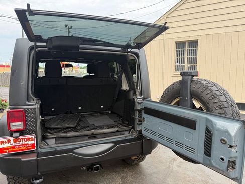 Used 2015 Jeep Wrangler Unlimited Sport w/ Quick Order Package 24S AWD/4WD image 12