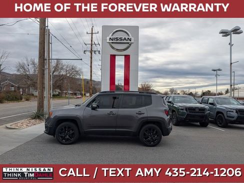 Used 2016 Jeep Renegade Latitude image 1