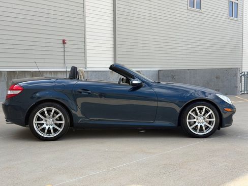 Used 2005 Mercedes-Benz SLK 350 image 2