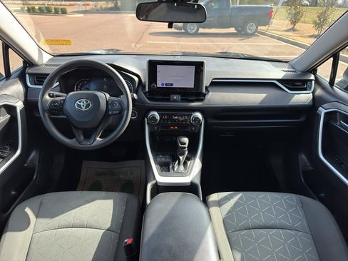 Used 2024 Toyota RAV4 XLE image 28