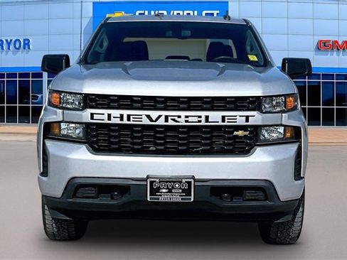 Used 2020 Chevrolet Silverado 1500 Custom w/ Custom Value Package image 2