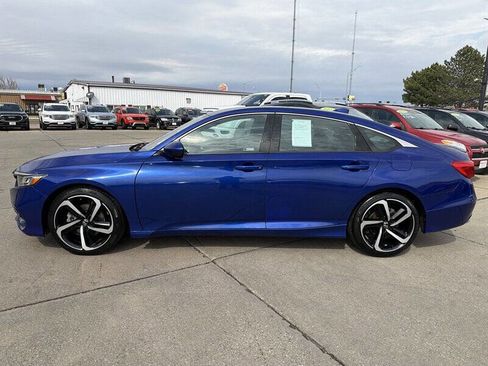 Used 2018 Honda Accord Sport image 3