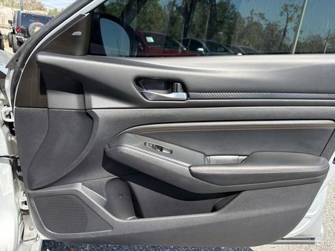 Used 2020 Nissan Altima 2.5 SR image 15