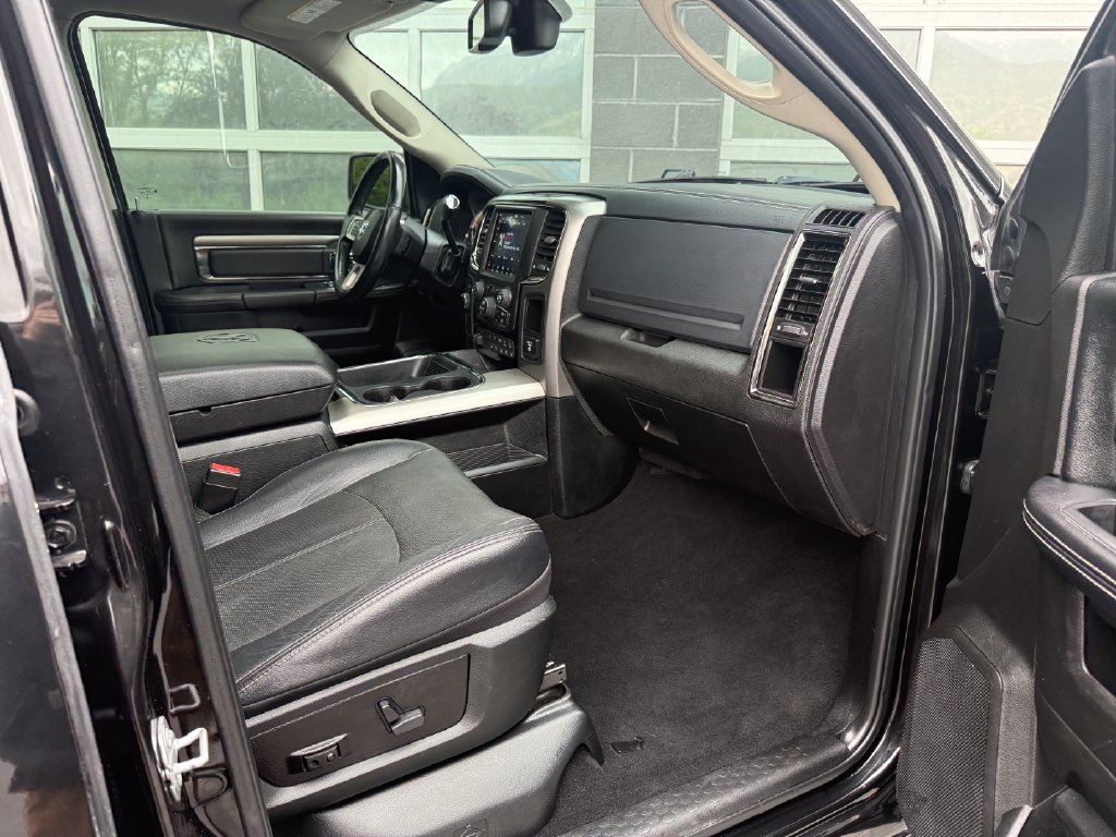 Used 2018 RAM 2500 Laramie w/ Sport Appearance Group AWD/4WD image 44