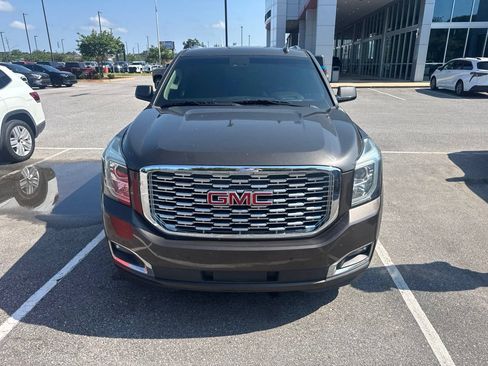 Used 2020 GMC Yukon Denali RWD image 2