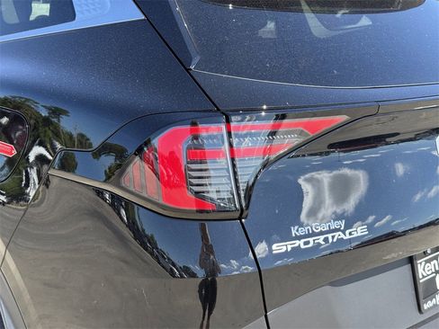 New 2026 Kia Sportage EX w/ EX Panorama Roof Package image 11