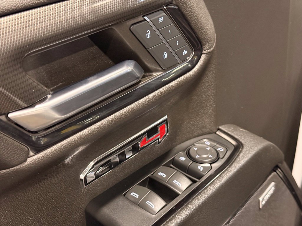 Used 2024 GMC Sierra 1500 AT4 w/ Technology Package AWD/4WD image 15