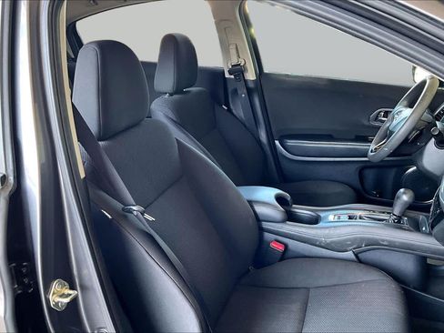 Used 2017 Honda HR-V EX image 9