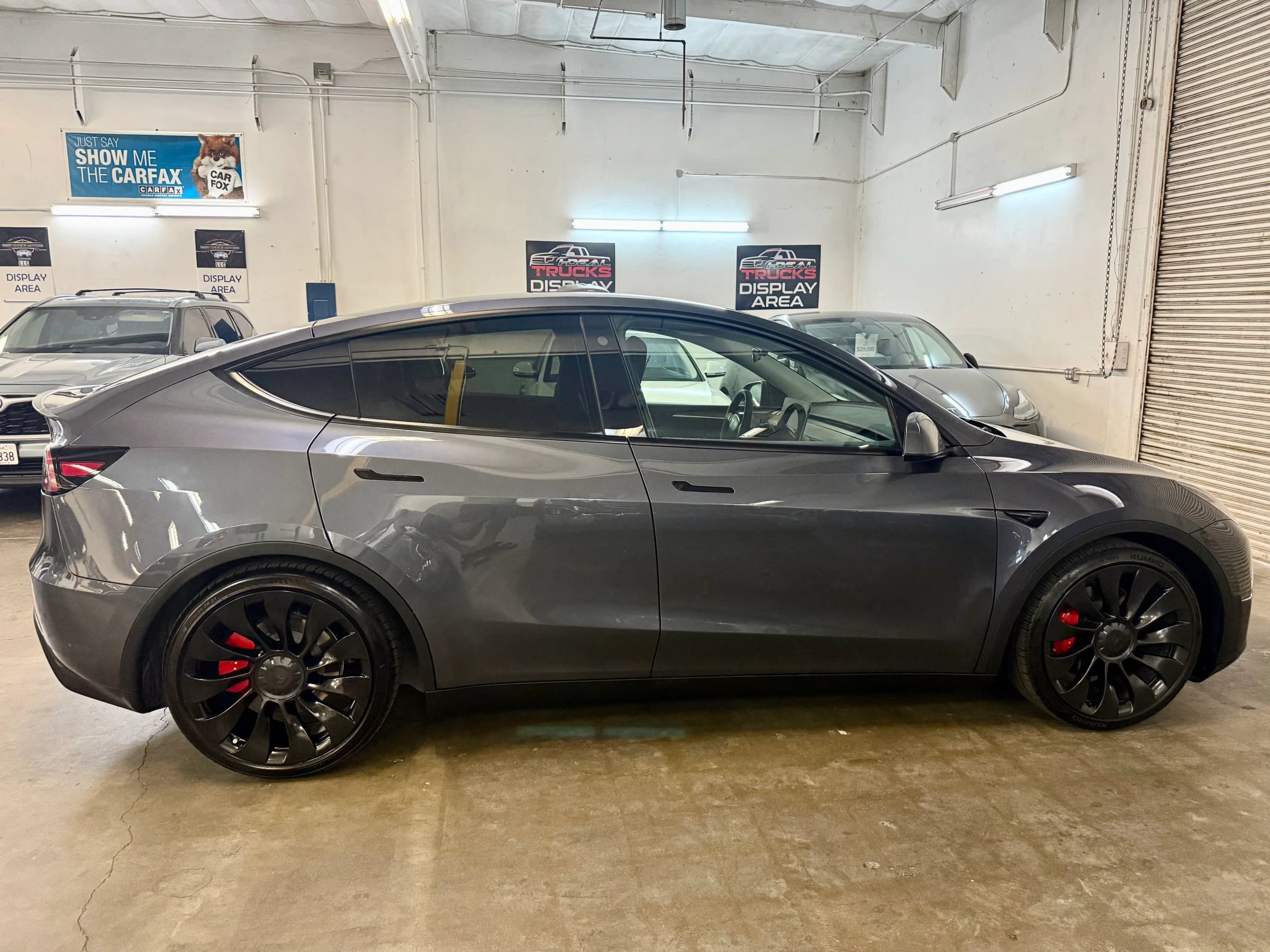 Used 2023 Tesla Model Y Performance AWD/4WD image 4