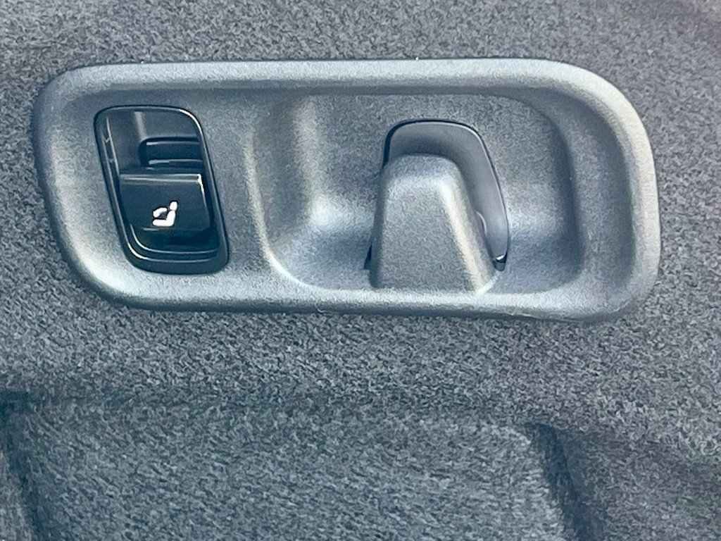 Certified 2023 Mercedes-Benz C 300 4MATIC Sedan image 41